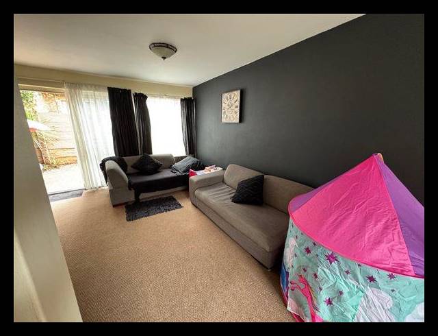 2 BEDROOM TOWNHOUSE FOR SALE IN VAN RIEBEECK PARK